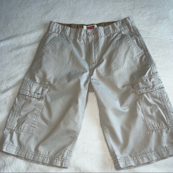 Levis big boys light khaki cargo shorts size 16. Lightweight. - Picture 1 of 3